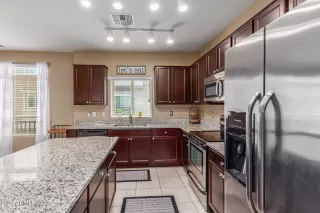 Photo #6: 6730342 Listing 