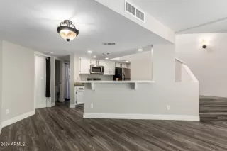 Photo #4: 6730459 Listing