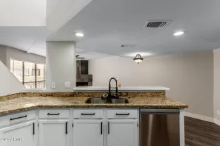 Photo #5: 6730459 Listing