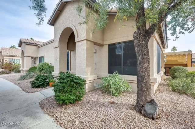MLS: 6730827 Condo For Sale