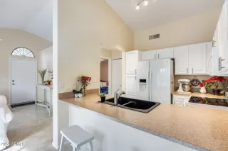 Photo #6: 6730827 Listing 