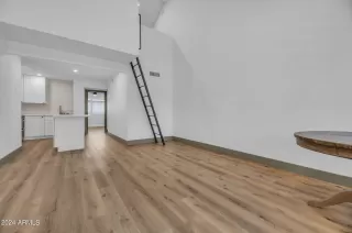 Photo #3: 6730987 Listing