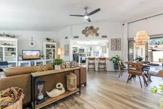 Photo #4: 6731644 Listing
