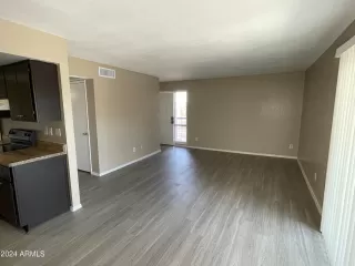 Photo #5: 6731984 Listing