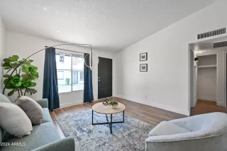 Photo #2: 6732662 Listing 