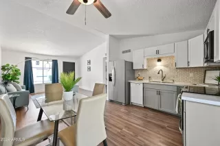 Photo #6: 6732662 Listing 