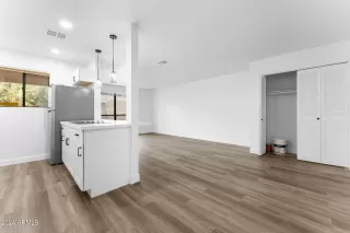 Photo #3: 6732679 Listing