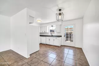 Photo #4: 6732807 Listing 