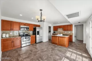 Photo #2: 6732978 Listing 