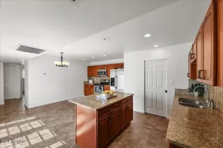 Photo #3: 6732978 Listing 