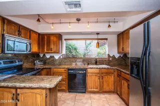 Photo #4: 6733229 Listing 