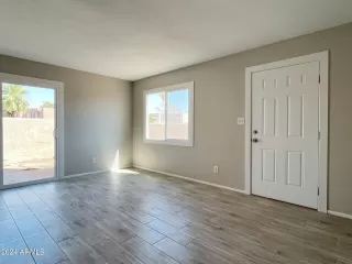 Photo #2: 6733242 Listing