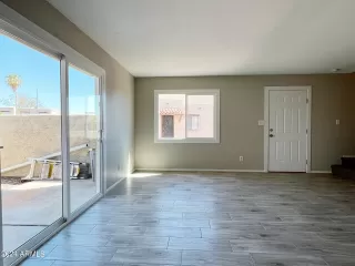 Photo #4: 6733242 Listing