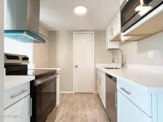 Photo #5: 6733242 Listing