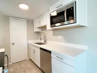 Photo #6: 6733242 Listing