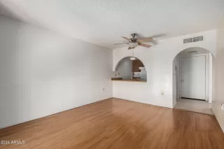 Photo #5: 6733297 Listing 