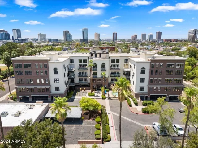 MLS: 6733300 Condo For Sale