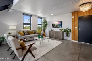 Photo #3: 6733300 Listing