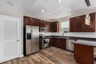 Photo #6: 6733384 Listing