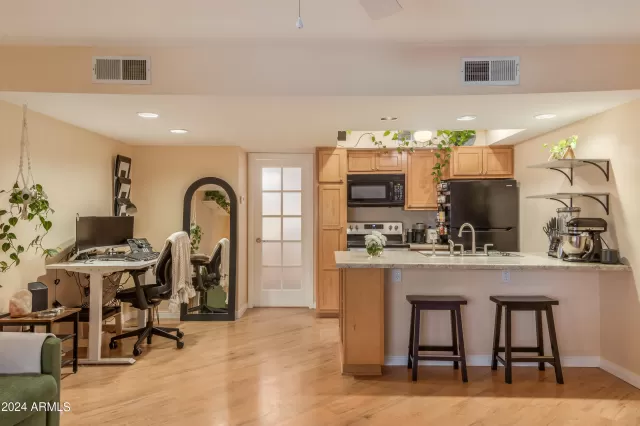 MLS: 6733529 Condo For Sale