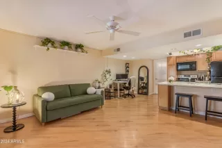 Photo #5: 6733529 Listing 