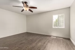 Photo #6: 6733712 Listing