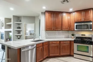 Photo #2: 6733796 Listing 