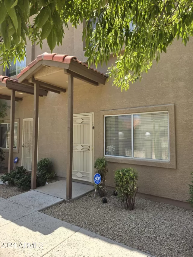 MLS: 6733895 Condo For Sale