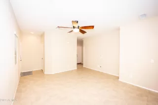 Photo #6: 6733900 Listing