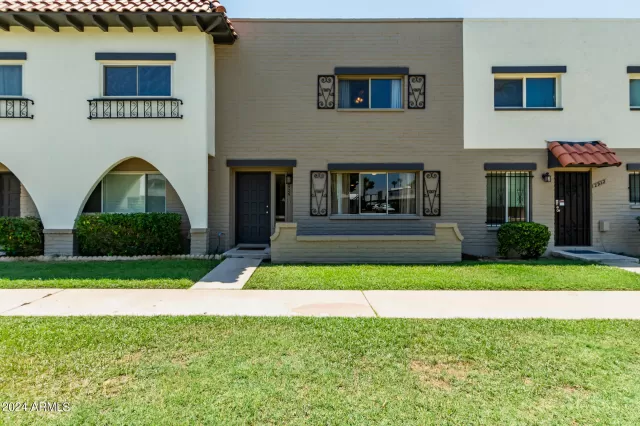 MLS: 6734094 Condo For Sale