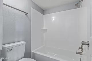 Photo #4: 6734689 Listing