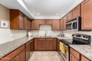 Photo #6: 6734756 Listing