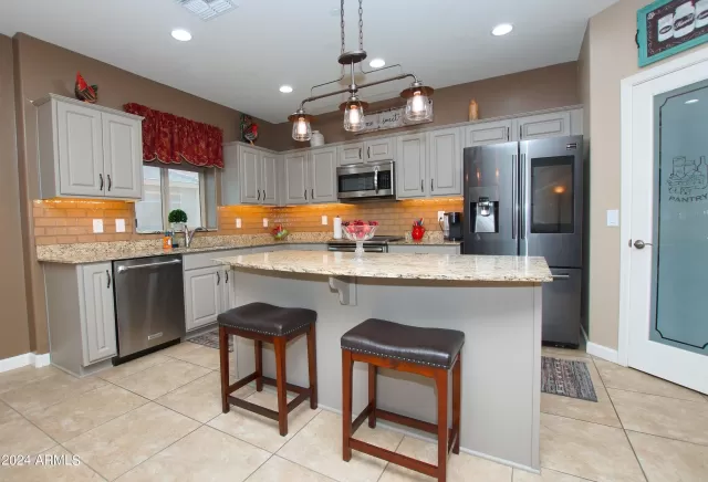 MLS: 6734908 Condo For Sale