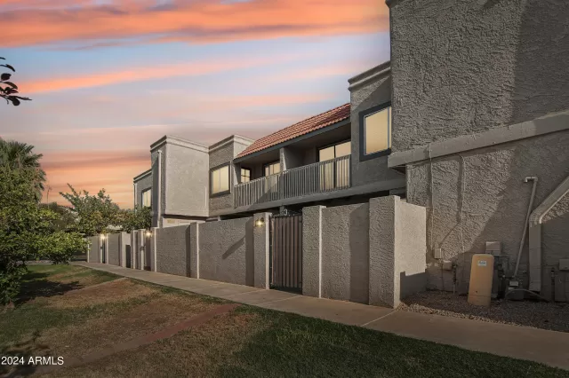 MLS: 6735012 Condo For Sale