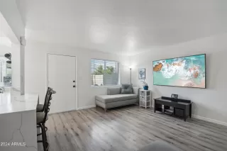 Photo #5: 6735012 Listing 