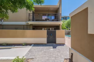 Photo #4: 6735222 Listing