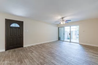 Photo #6: 6735222 Listing