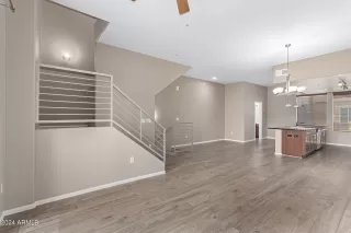 Photo #5: 6735271 Listing