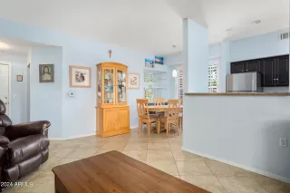 Photo #5: 6735382 Listing