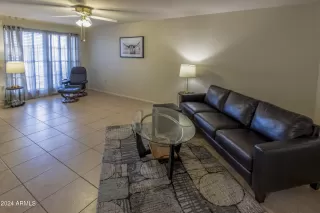 Photo #2: 6735463 Listing