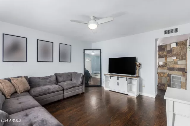 MLS: 6735618 Condo For Sale