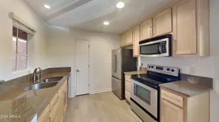 Photo #3: 6735625 Listing