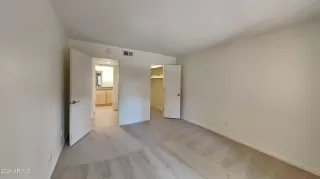 Photo #4: 6735625 Listing