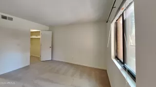 Photo #5: 6735625 Listing