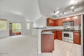 Photo #6: 6735694 Listing