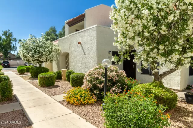 MLS: 6735835 Condo For Sale