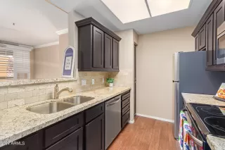 Photo #6: 6735847 Listing