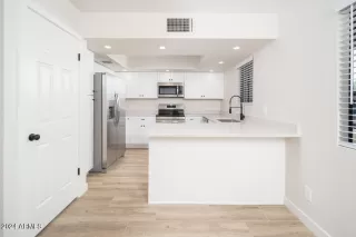 Photo #2: 6735875 Listing 