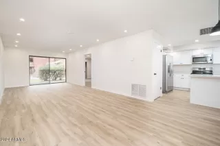 Photo #6: 6735875 Listing 