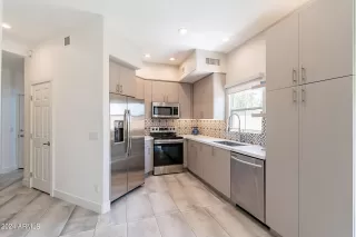 Photo #4: 6736044 Listing